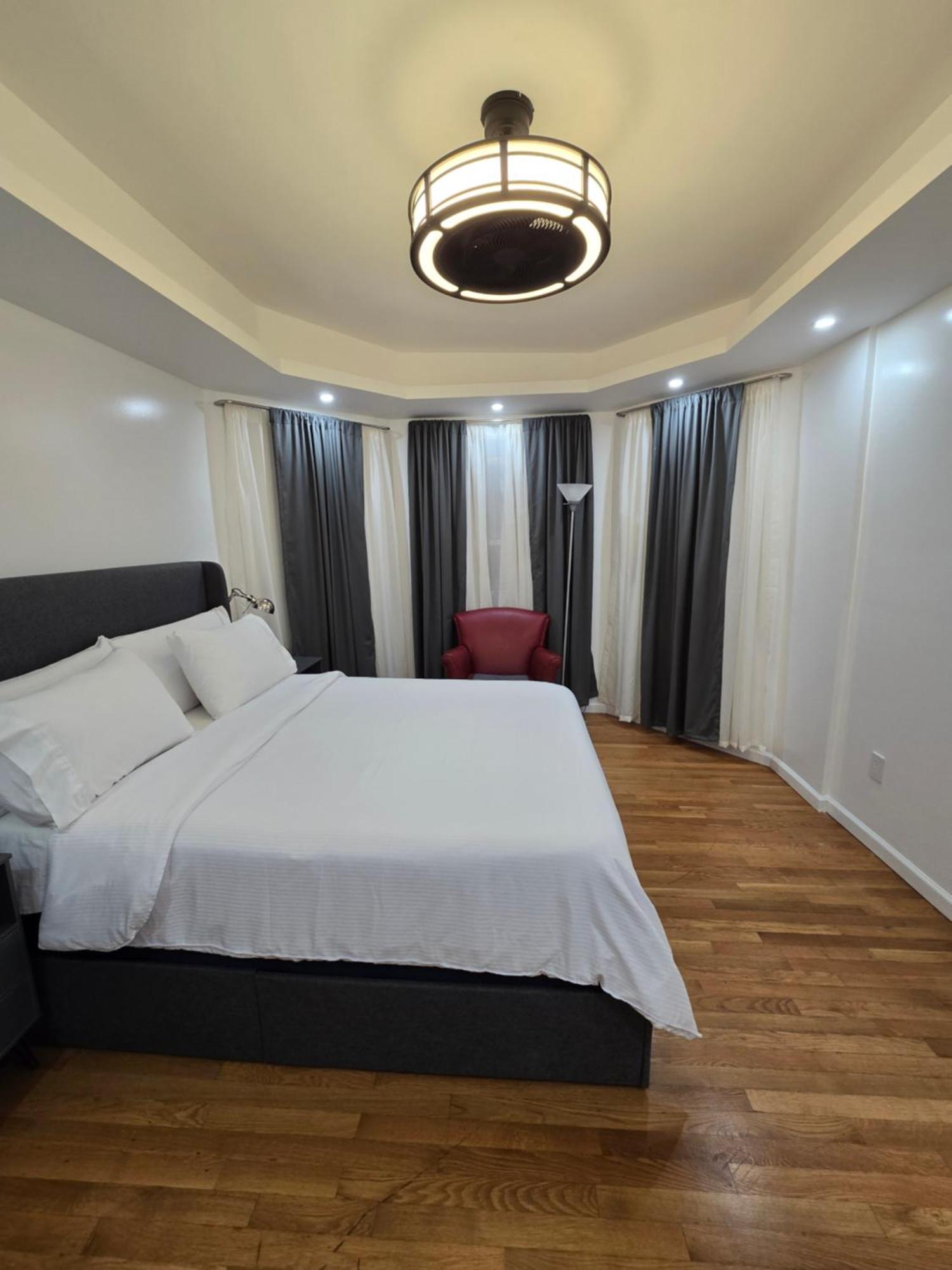 Beautiful Boston Bedroom - New Renovation Eksteriør billede