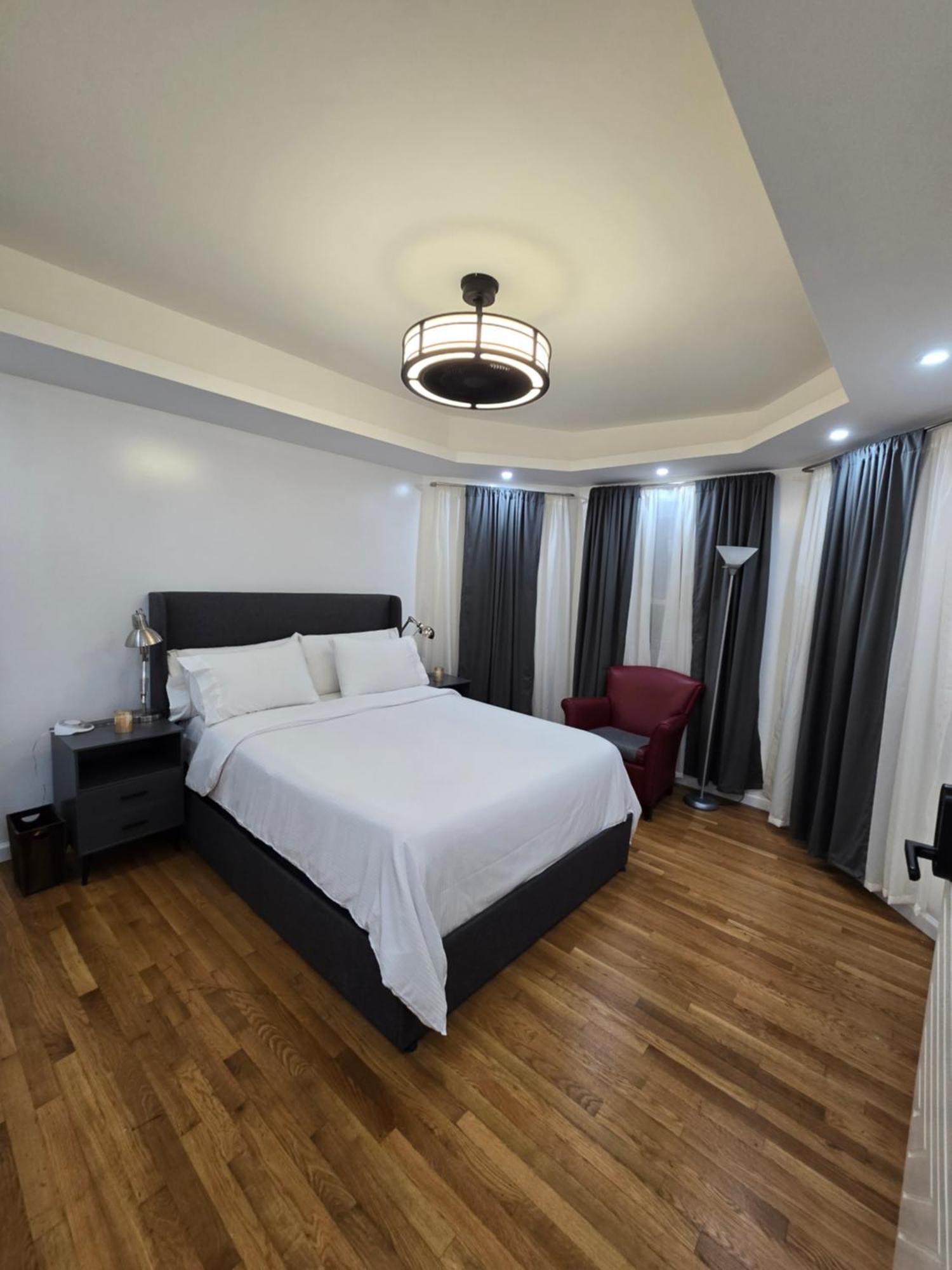 Beautiful Boston Bedroom - New Renovation Eksteriør billede