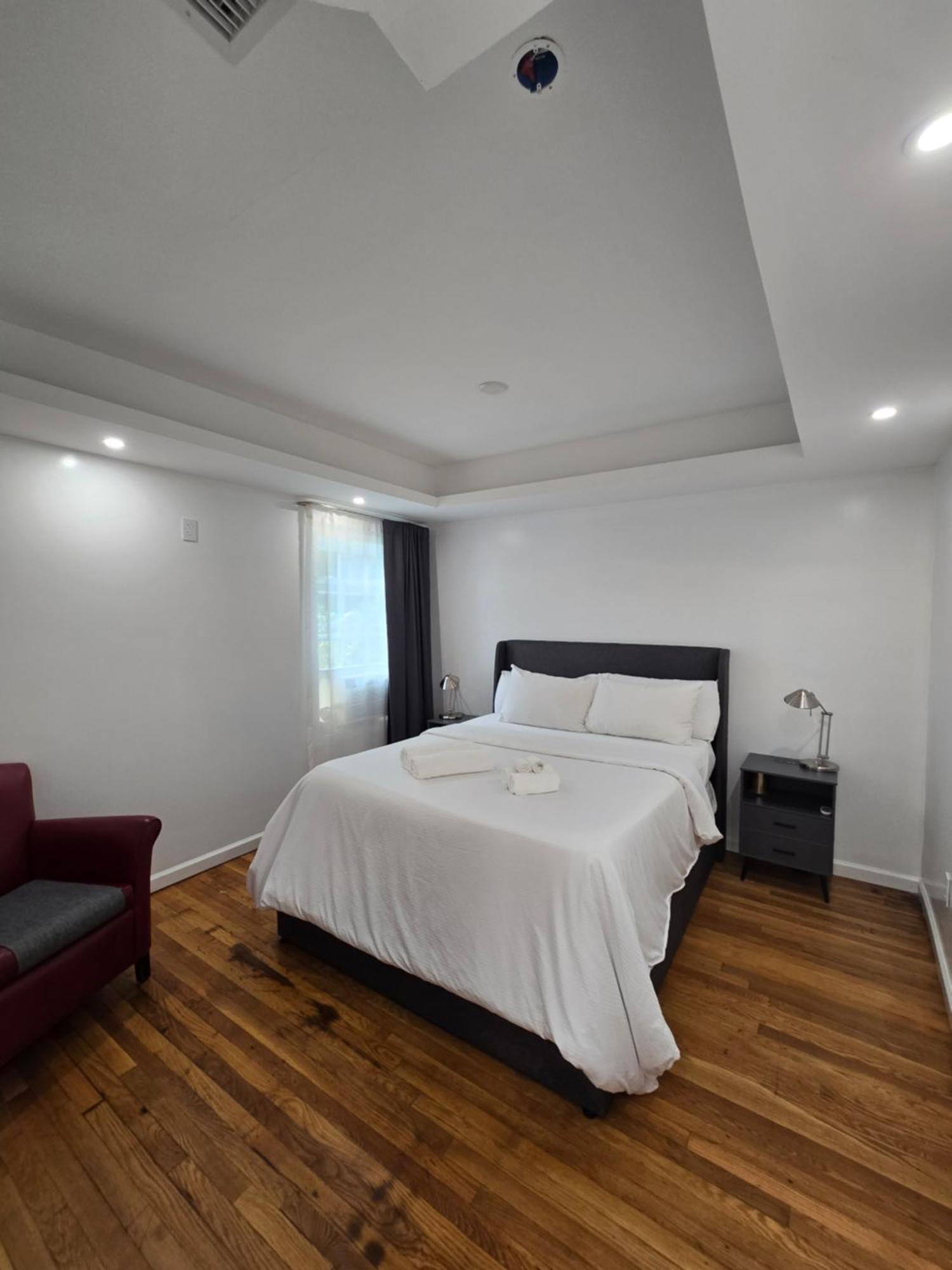 Beautiful Boston Bedroom - New Renovation Eksteriør billede